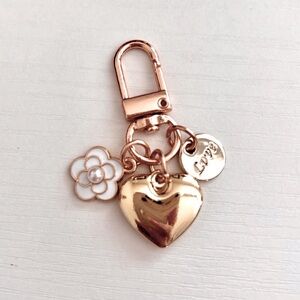 Sold! Gold rose gold heart flower pearl Love ❤️ charm